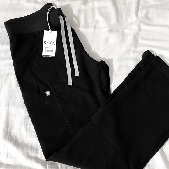 SOLD - FIGS Kade Cargo Scrub Pants - Picture 6 of 6